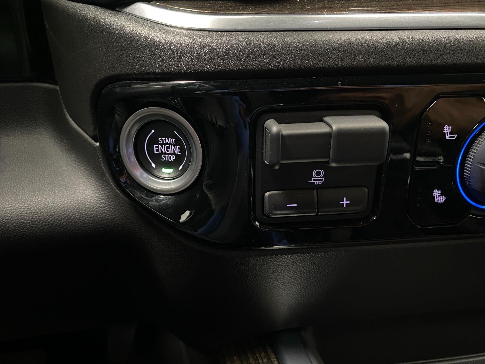 2024 Chevrolet Silverado 1500 4WD Crew Cab 147 RST