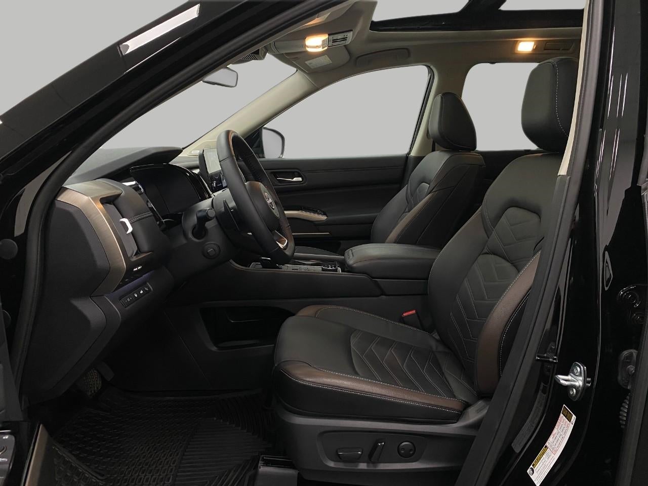 2024 Nissan Pathfinder Platinum 4WD