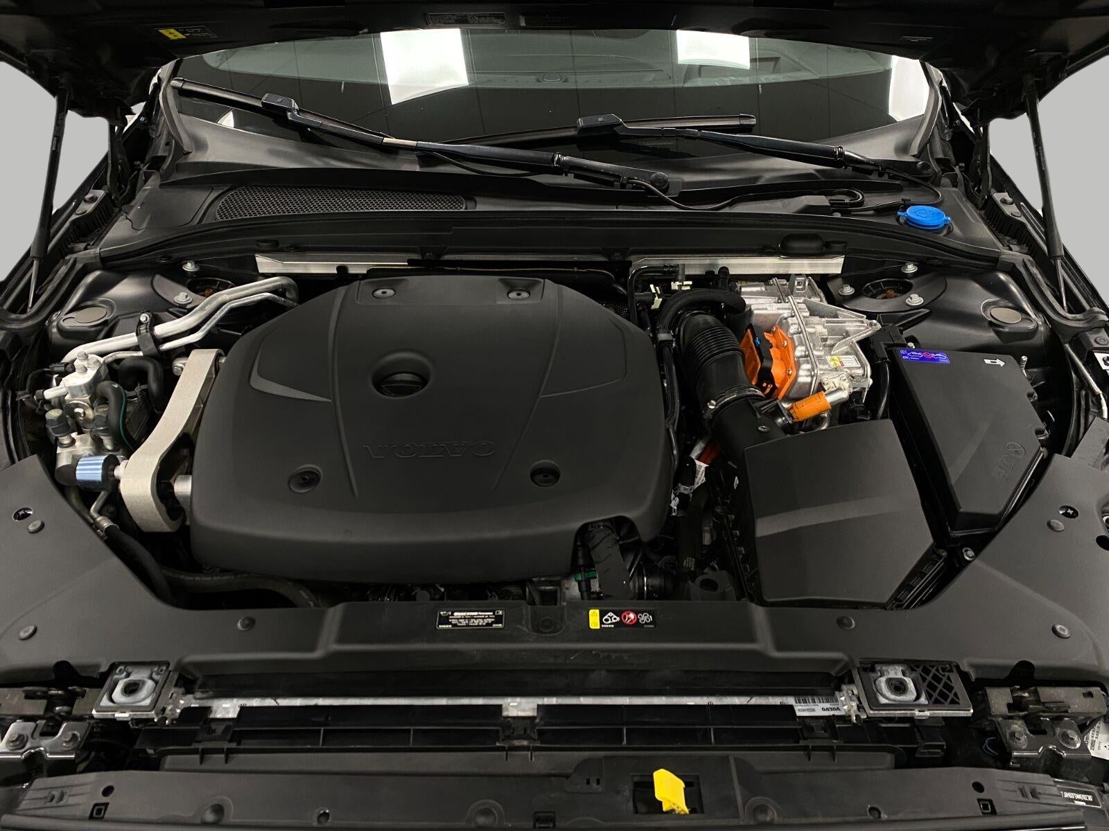 2022 Volvo S60 Recharge Plug-In Hybrid T8 eAWD PHEV Black Edition R-Design Extended Range
