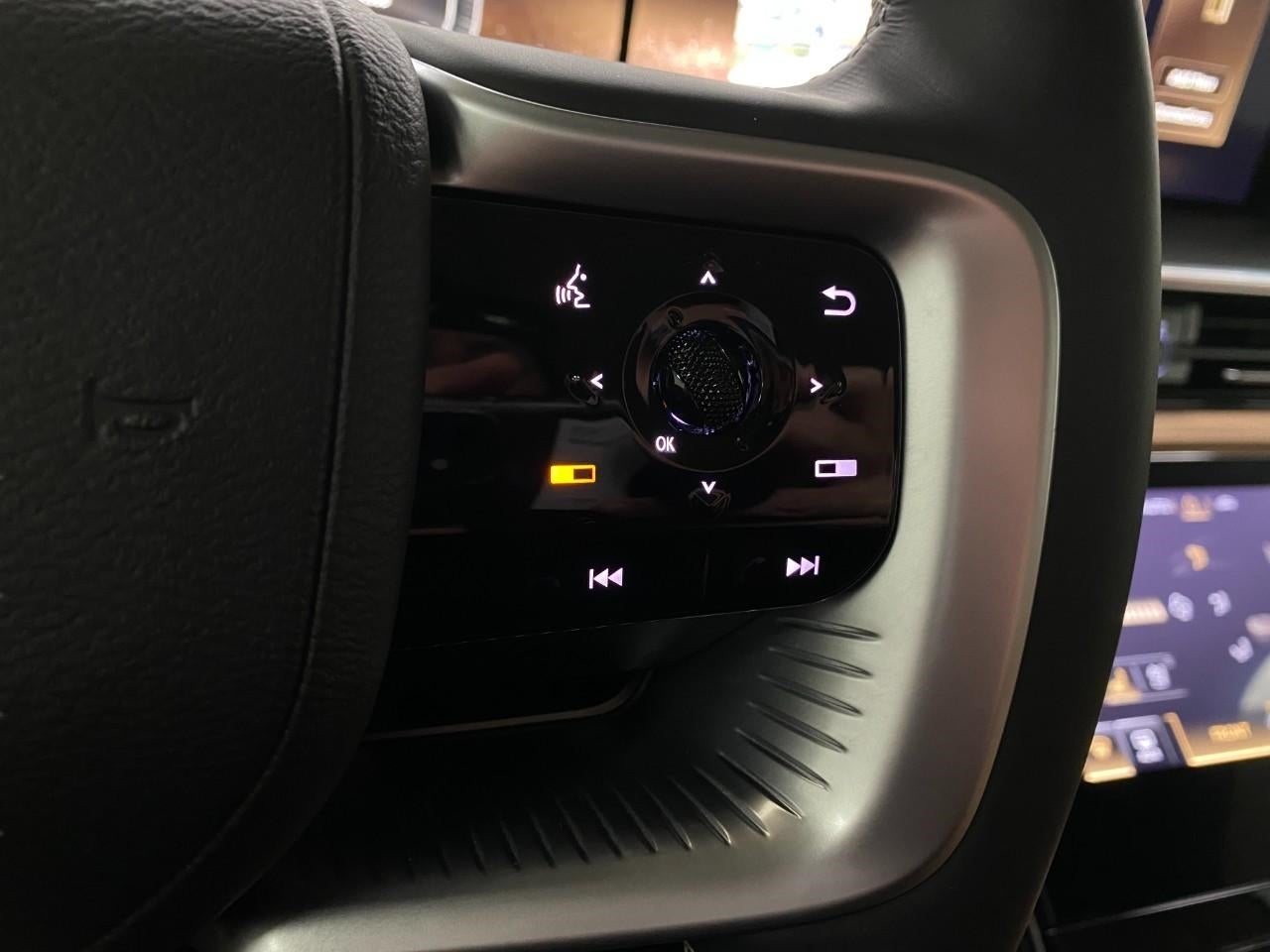 2025 INFINITI QX80 LUXE AWD