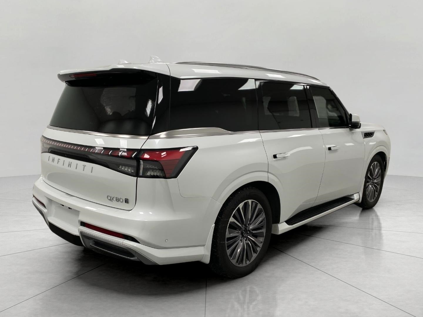 2025 INFINITI QX80 LUXE AWD