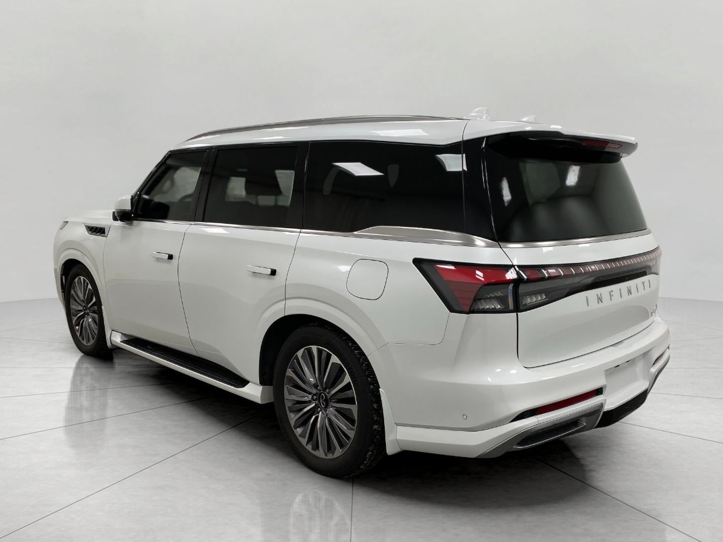 2025 INFINITI QX80 LUXE AWD