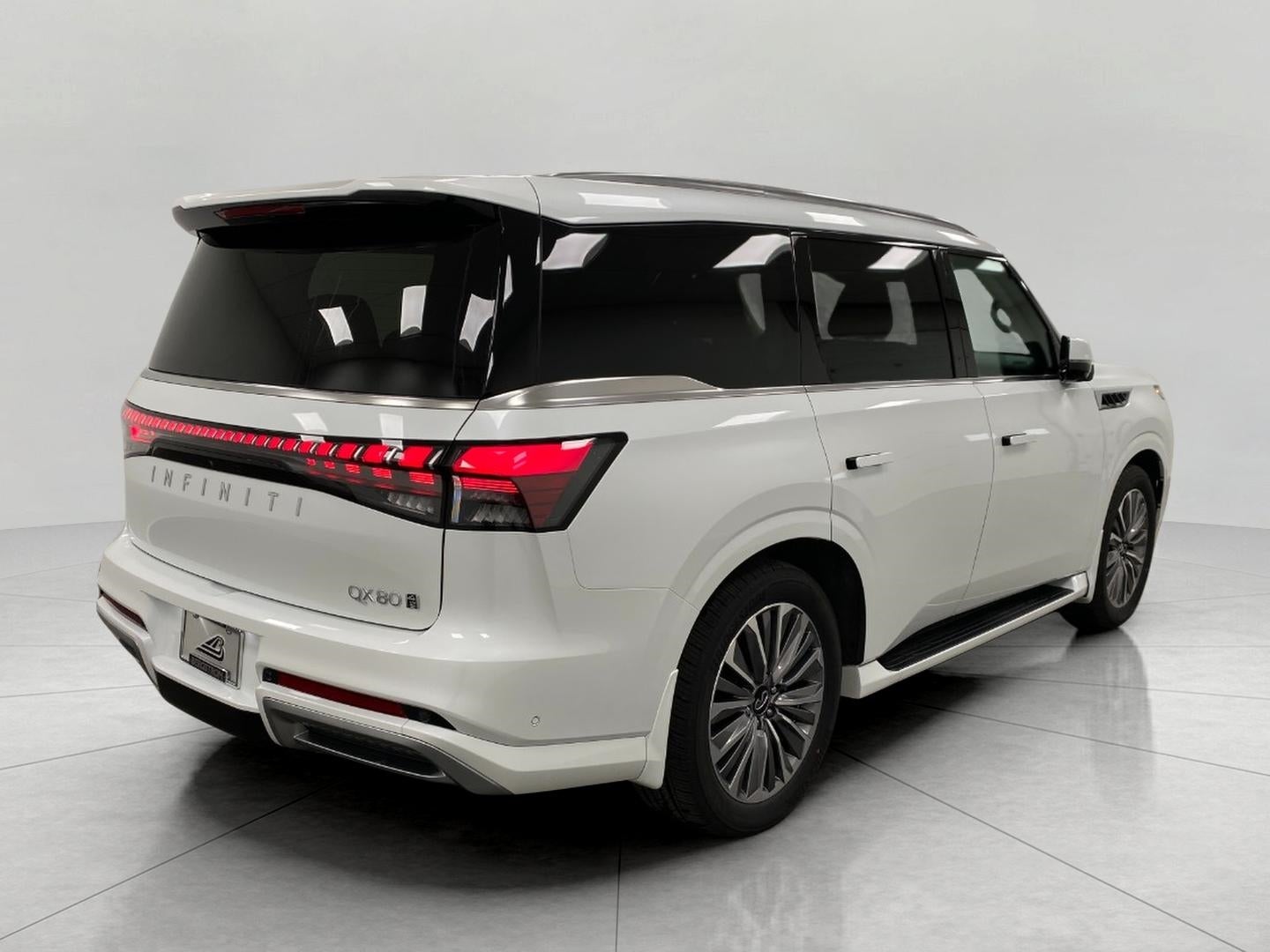 2026 INFINITI QX80 LUXE AWD