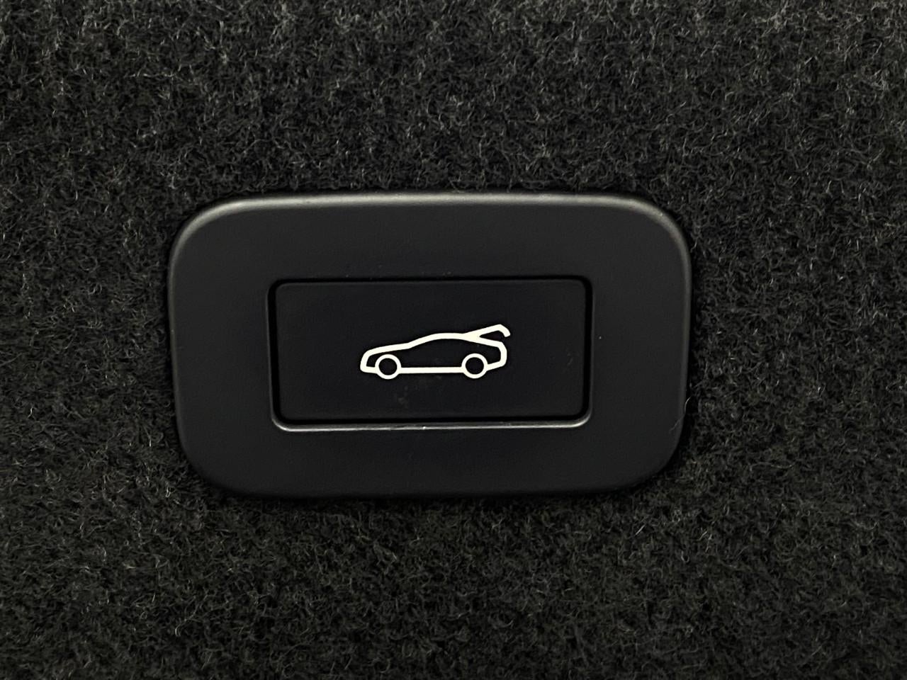 2023 Jaguar XF R-Dynamic SE Sedan AWD