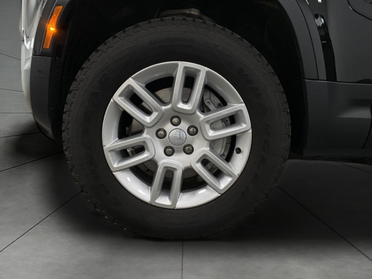 2025 Land Rover Defender 110 P300 S