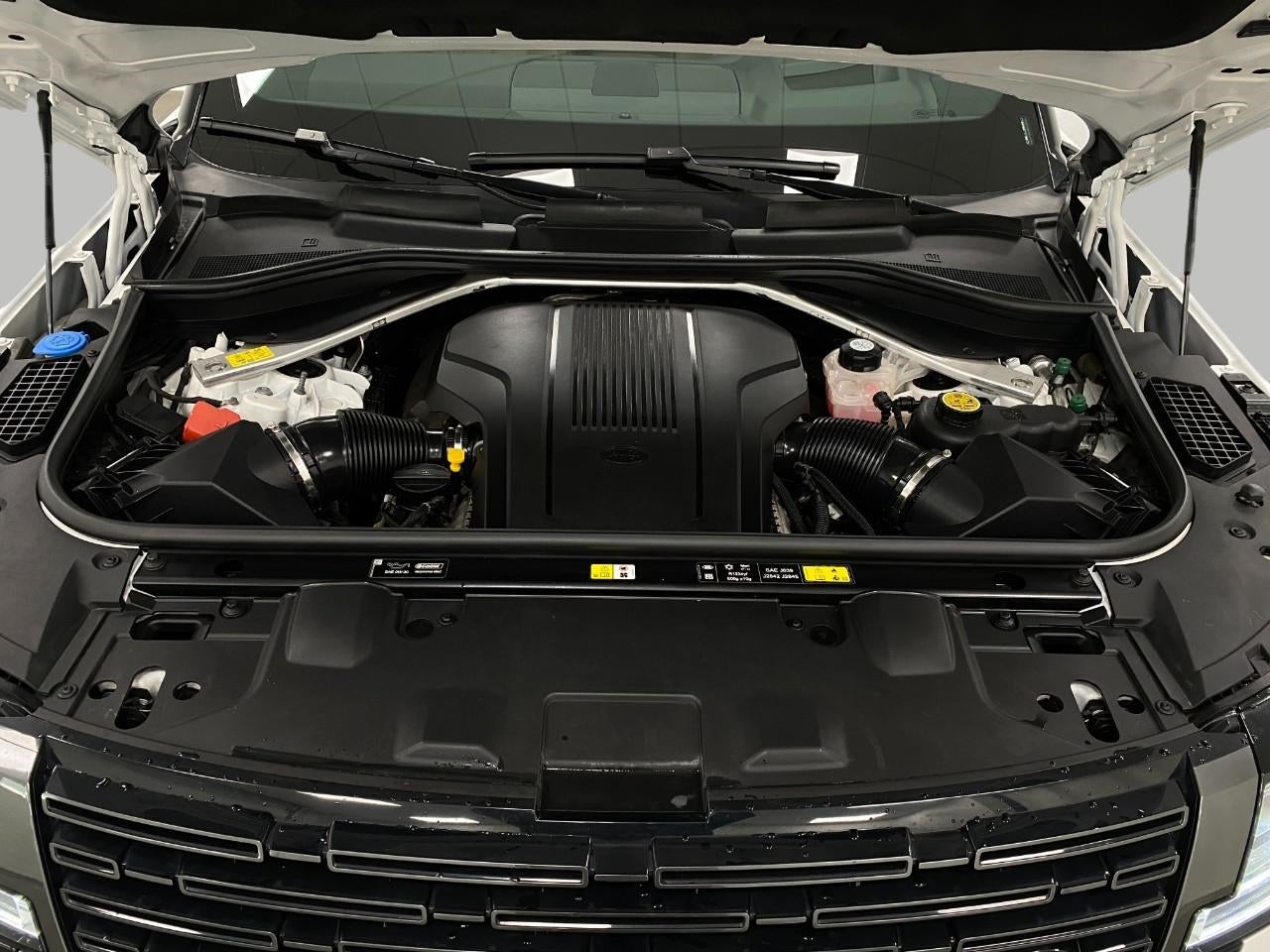 2024 Land Rover Range Rover P530 SE SWB