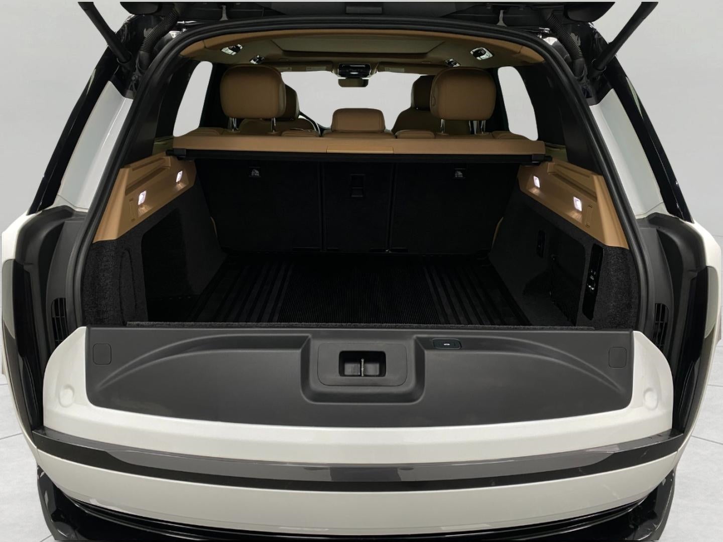 2024 Land Rover Range Rover P530 SE SWB