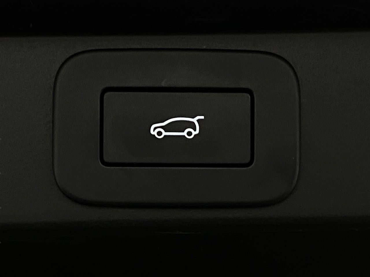 2024 Land Rover Range Rover P530 SE SWB