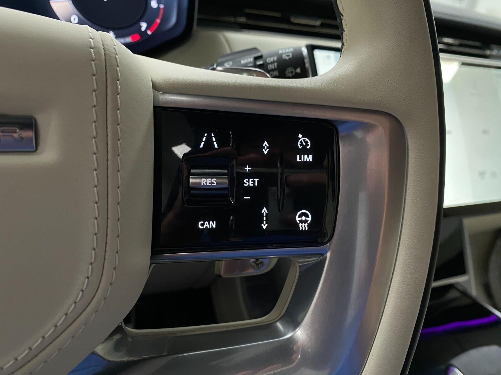 2025 Land Rover Range Rover P400 SE SWB