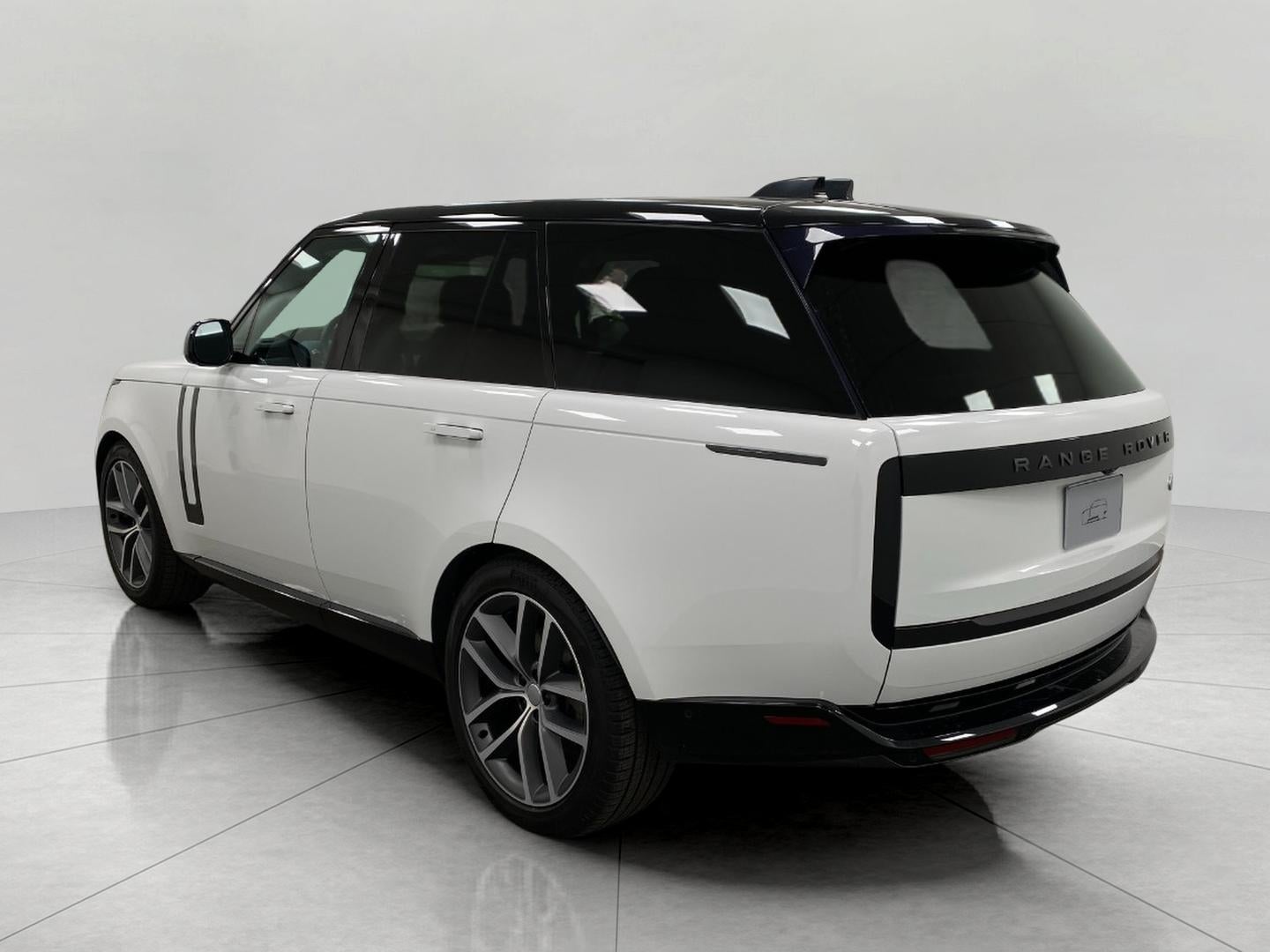 2022 Land Rover Range Rover P400 SE SWB