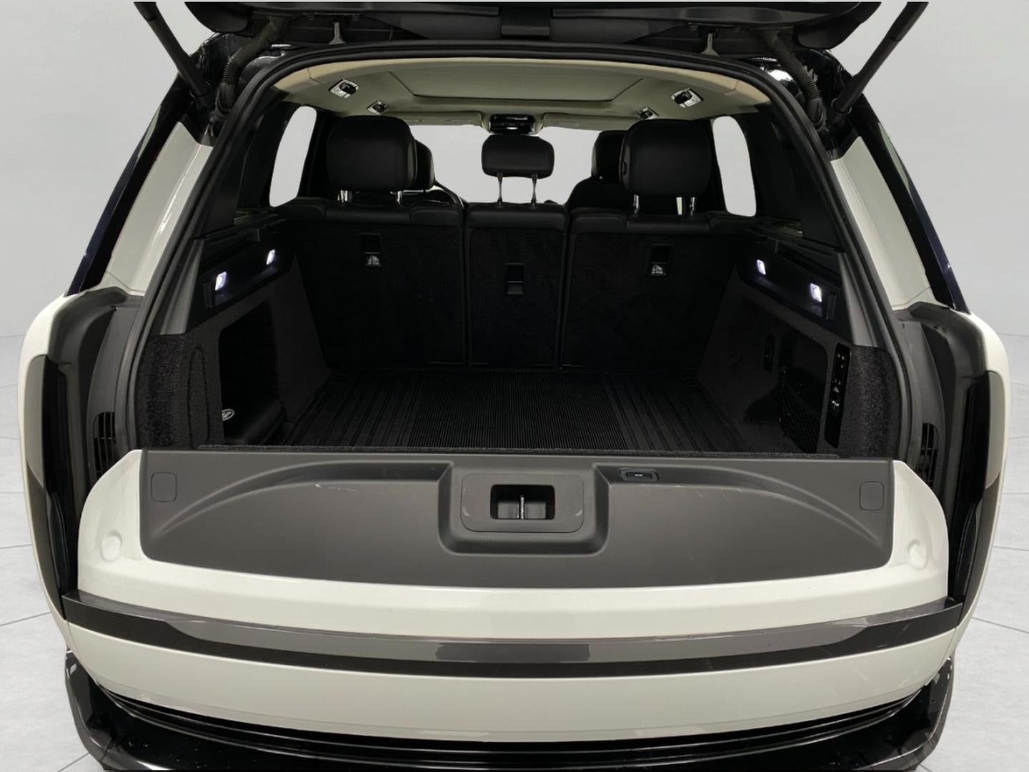 2022 Land Rover Range Rover P400 SE SWB