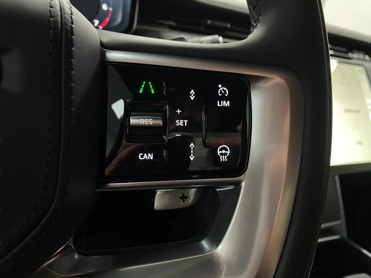 2025 Land Rover Range Rover P400 SE SWB