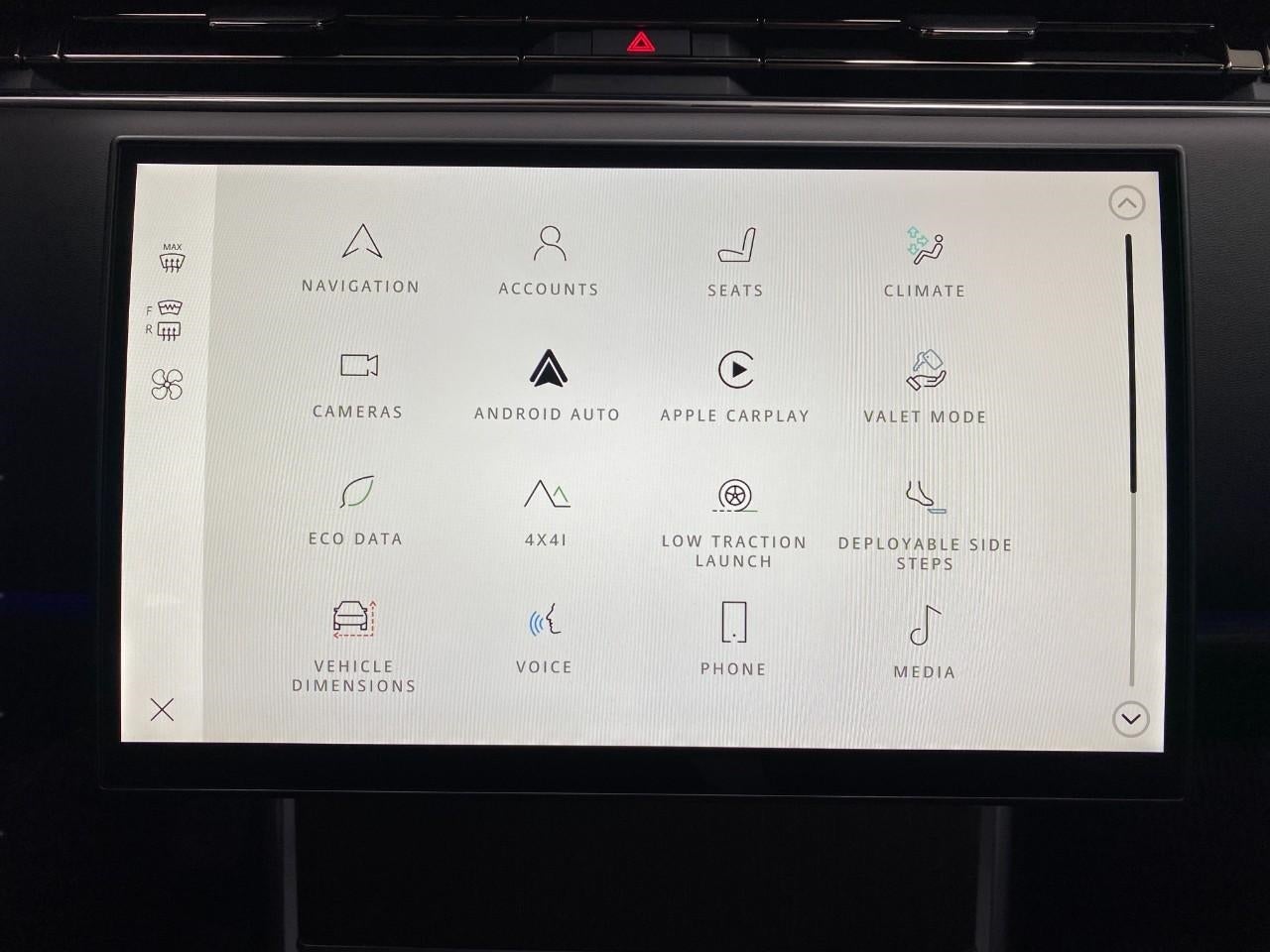 2025 Land Rover Range Rover P400 SE SWB