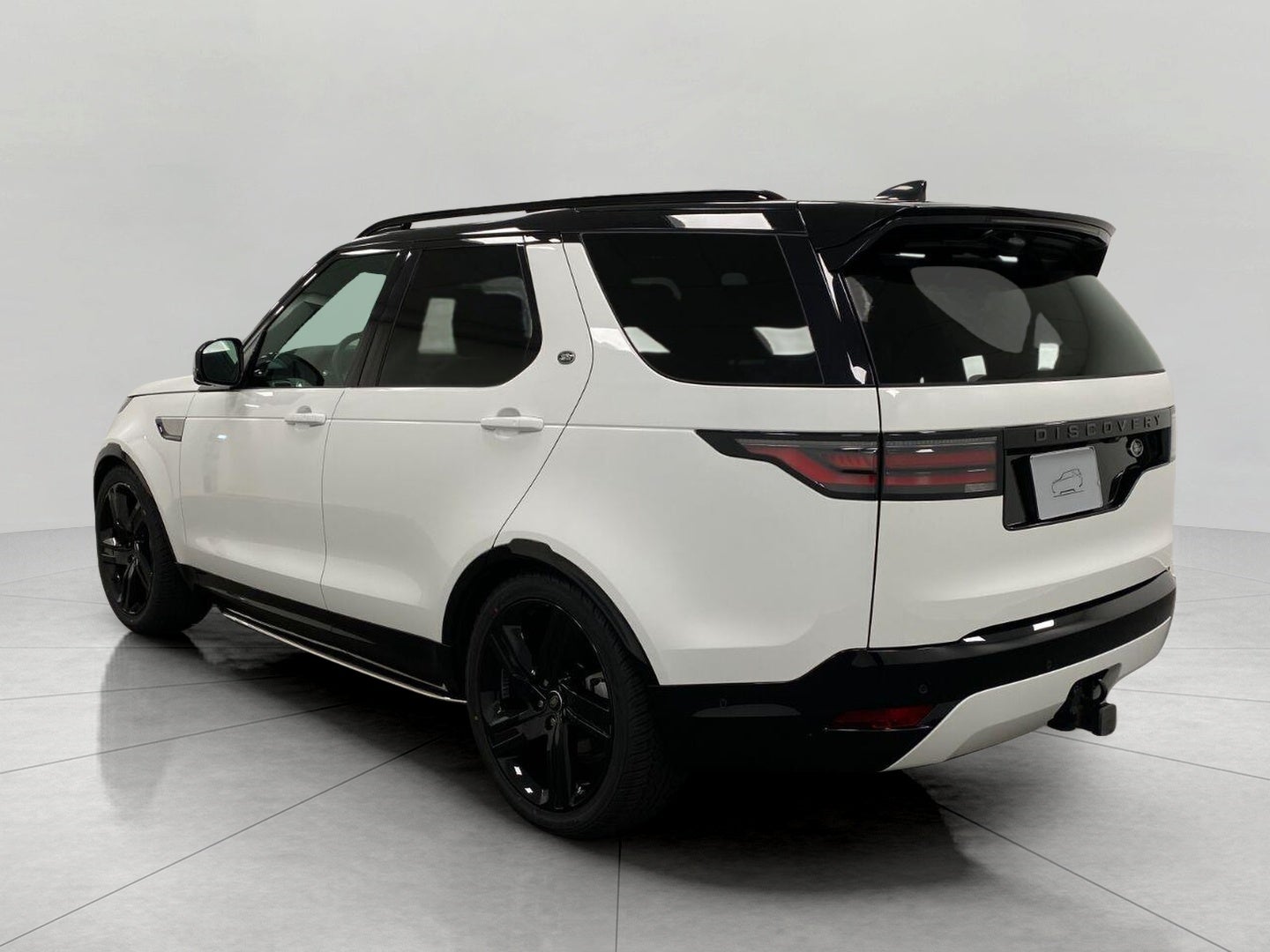 2024 Land Rover Discovery P300 Dynamic SE