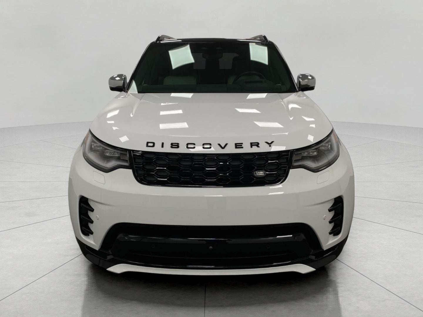 2024 Land Rover Discovery P300 Dynamic SE