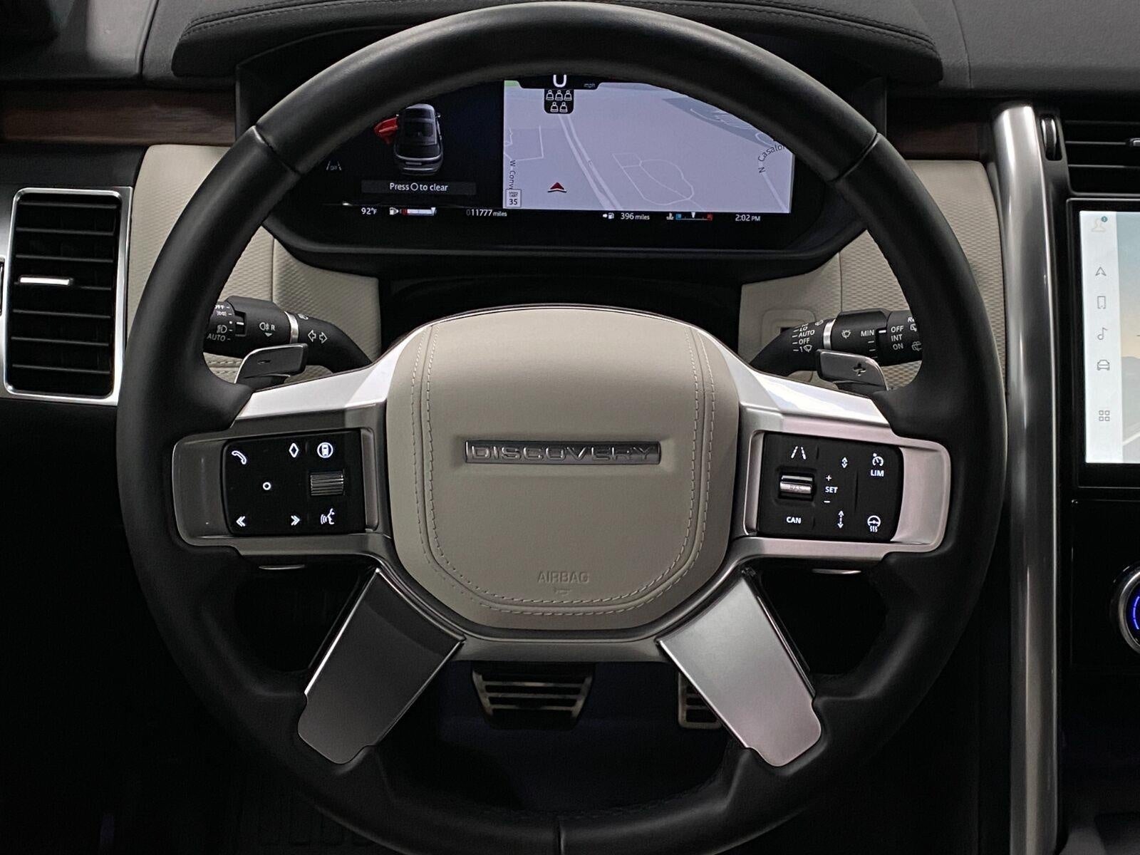 2024 Land Rover Discovery P300 Dynamic SE