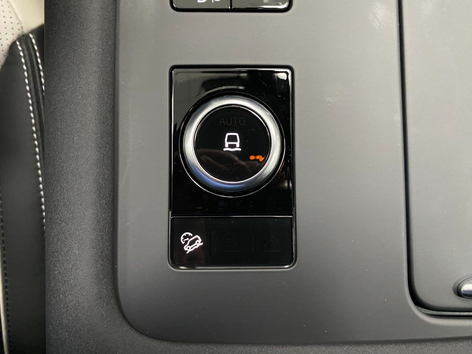 2024 Land Rover Discovery P300 Dynamic SE