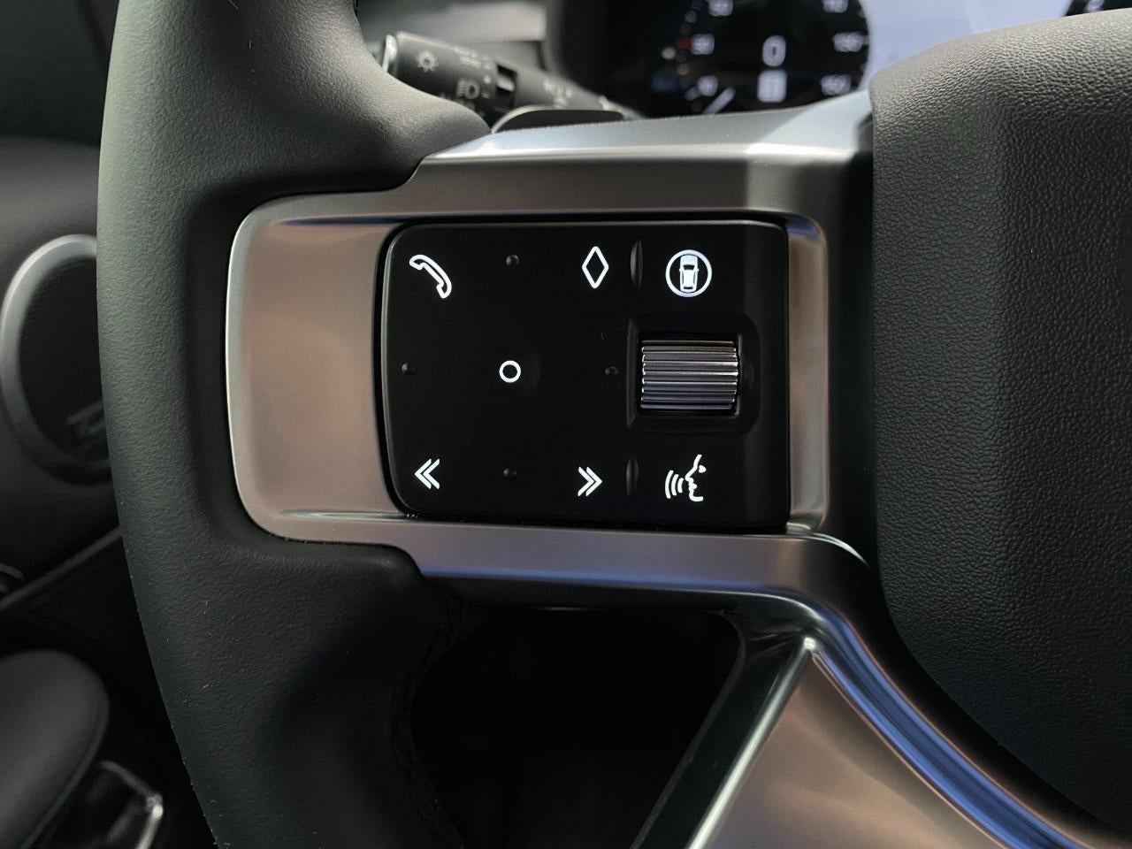 2025 Land Rover Discovery P360 Dynamic SE