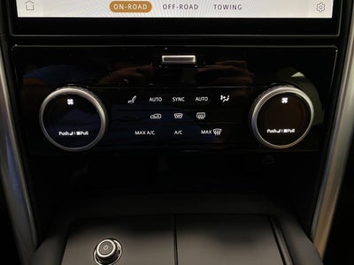 2025 Land Rover Discovery P360 Dynamic SE