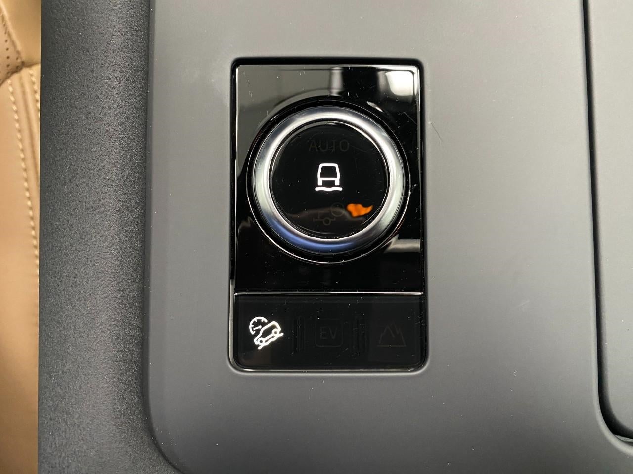 2025 Land Rover Discovery P360 Dynamic SE