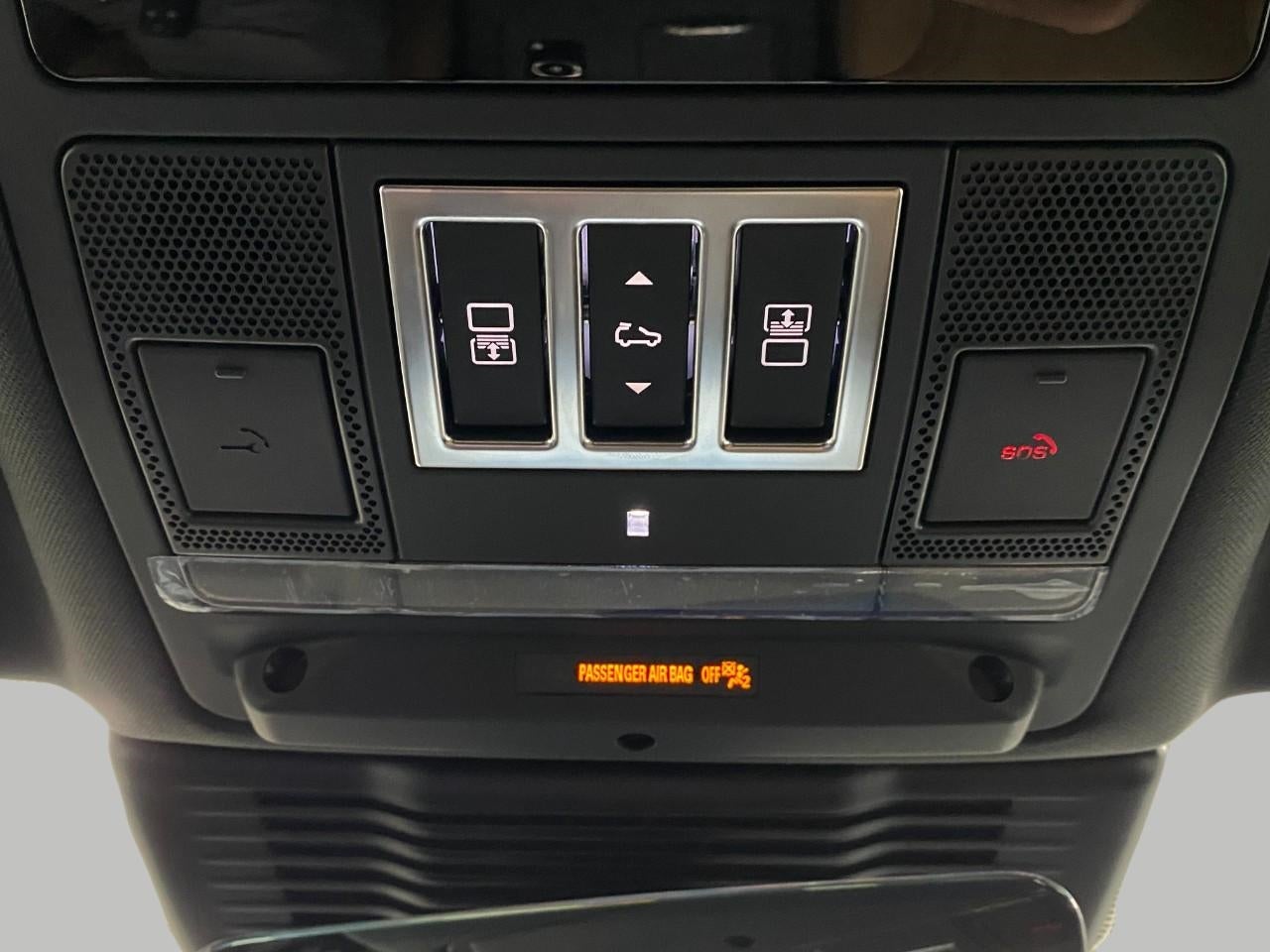 2025 Land Rover Discovery P360 Dynamic SE