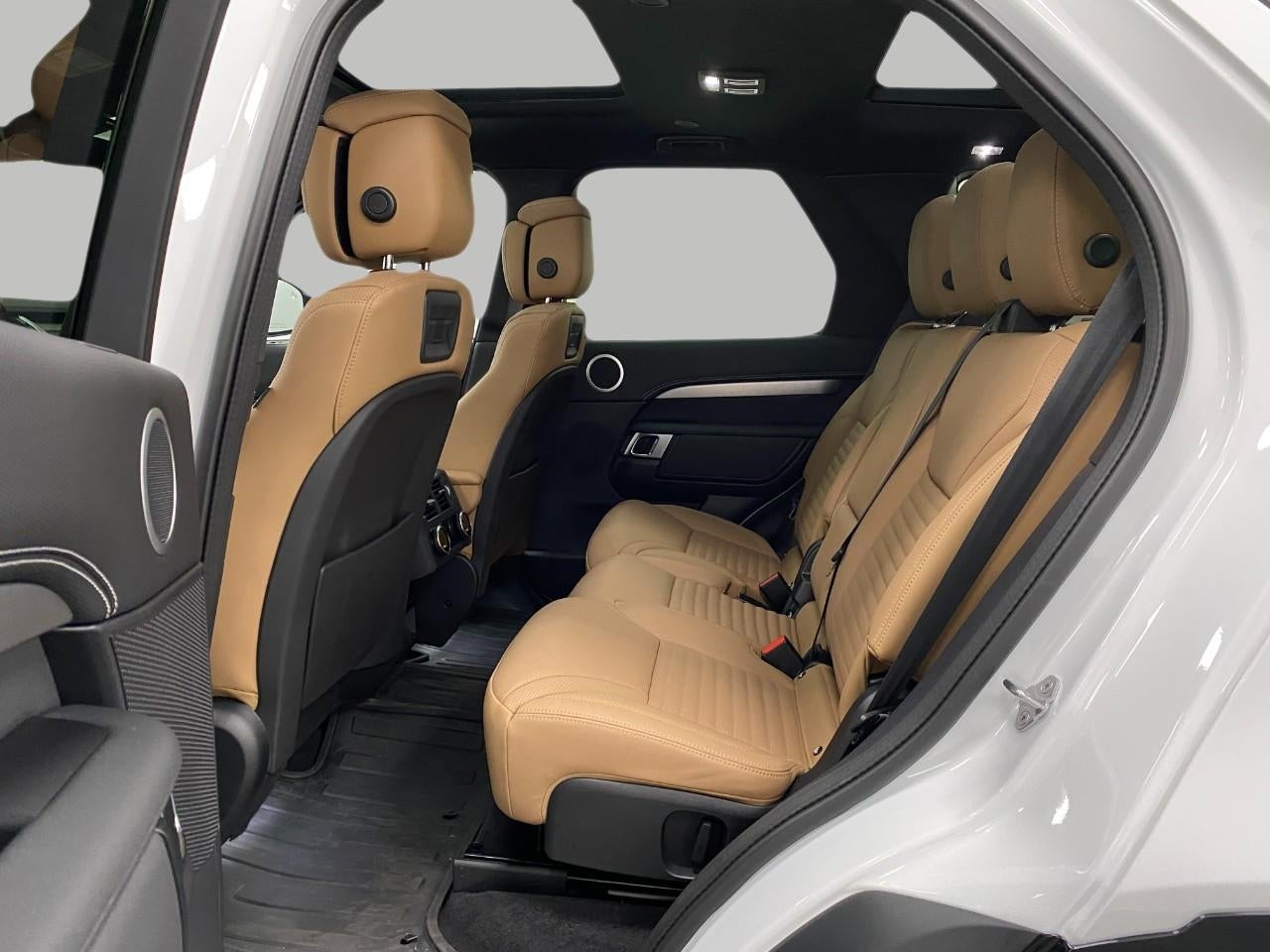 2025 Land Rover Discovery P360 Dynamic SE