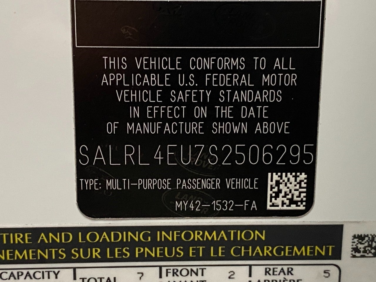 2025 Land Rover Discovery P360 Dynamic SE