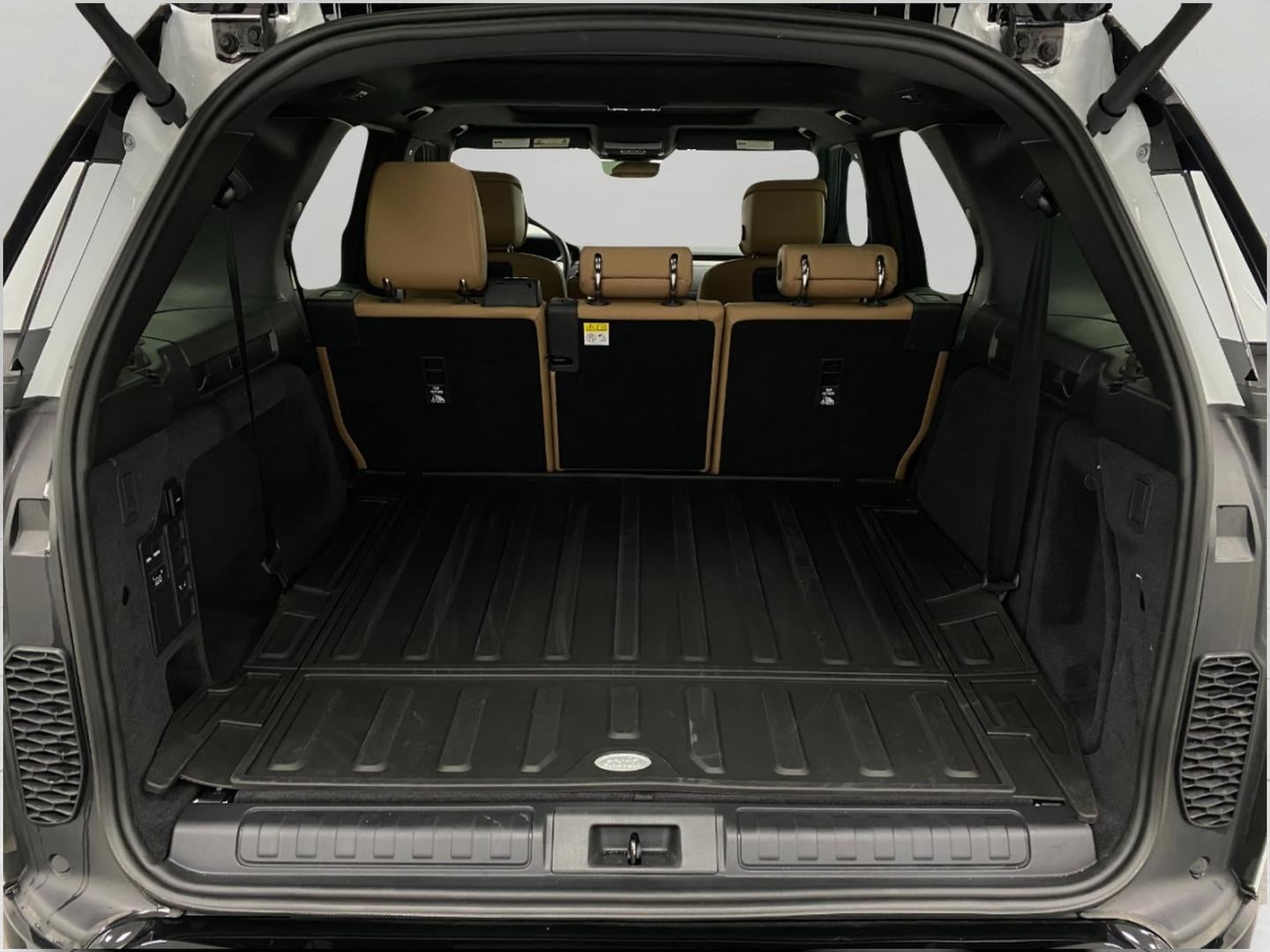 2025 Land Rover Discovery P360 Dynamic SE