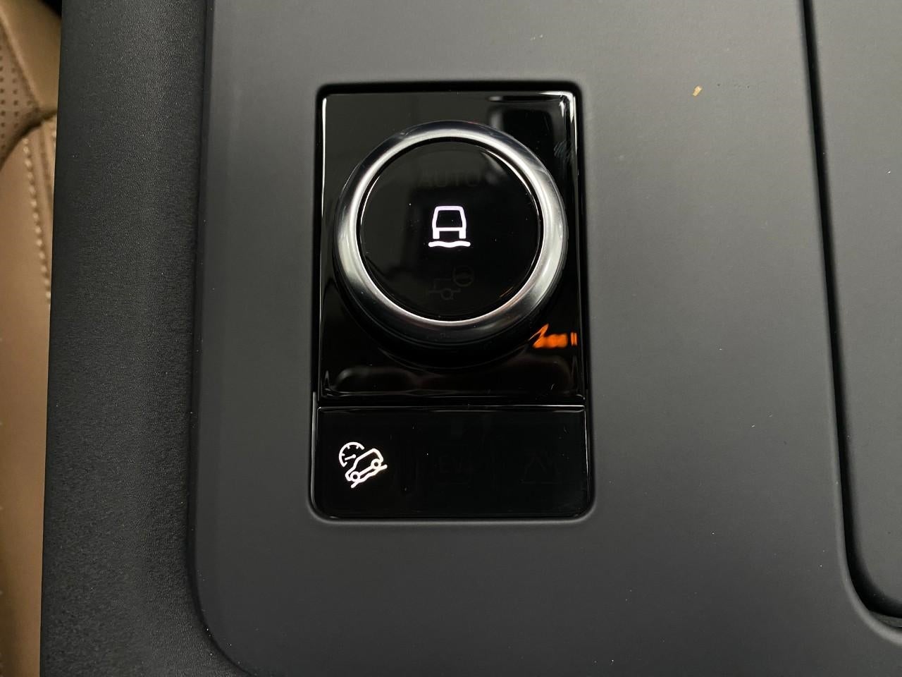 2025 Land Rover Discovery P360 Metropolitan Edition