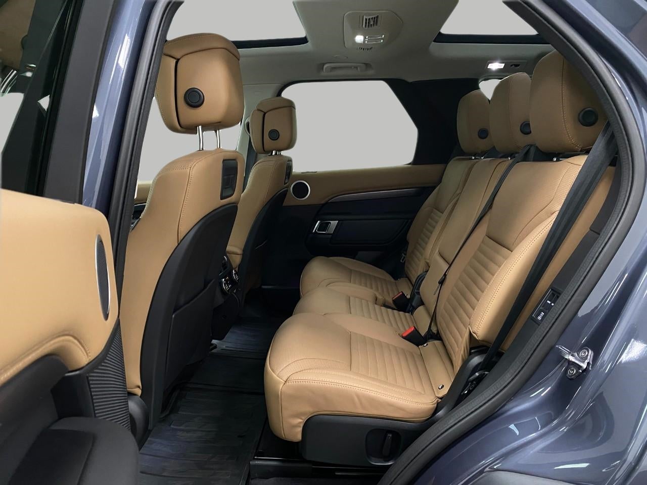 2025 Land Rover Discovery P360 Metropolitan Edition