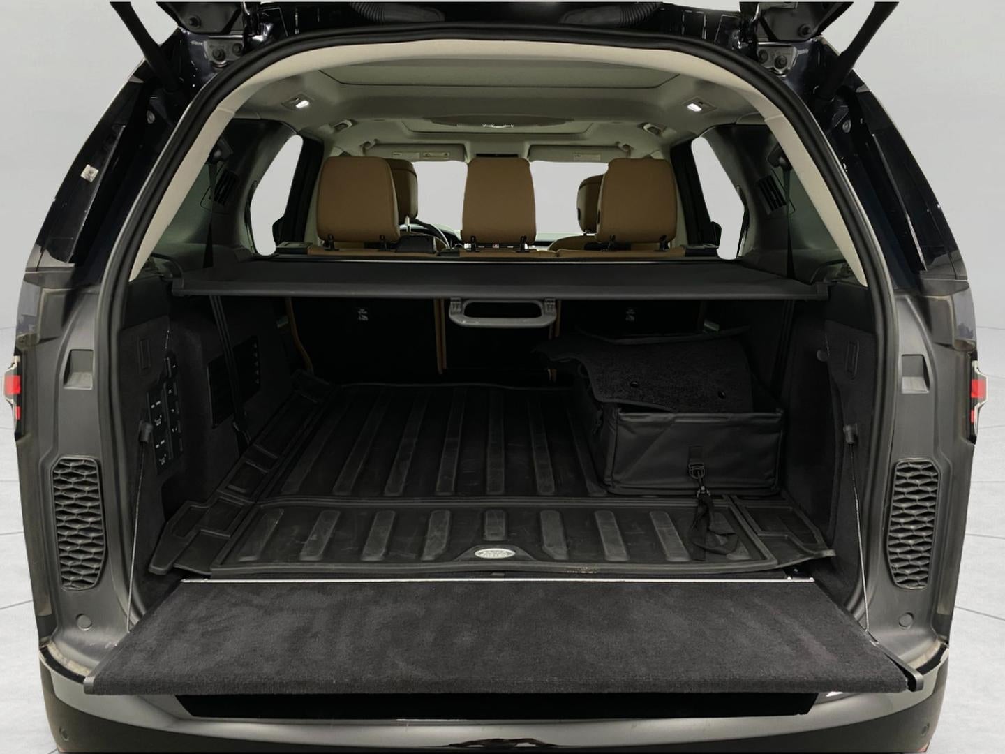 2025 Land Rover Discovery P360 Metropolitan Edition