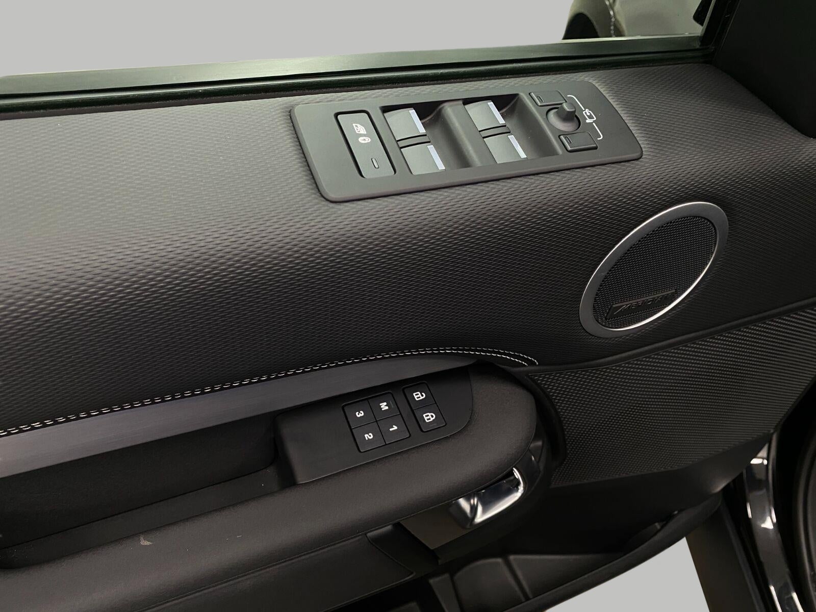 2026 Land Rover Discovery Gemini Edition AWD