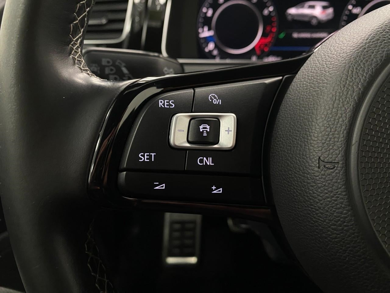 2018 Volkswagen Golf R 2.0T Manual w/DCC/Nav