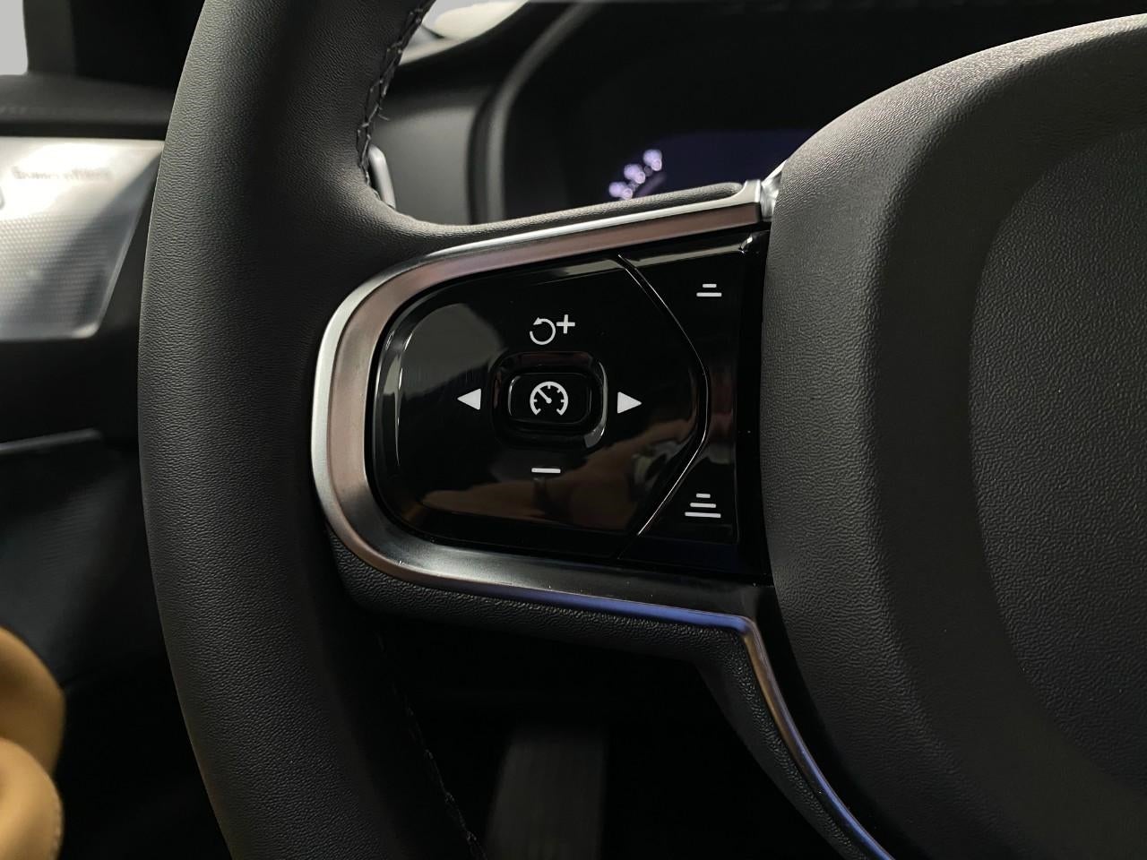 2023 Volvo XC90 B6 AWD Ultimate 7P