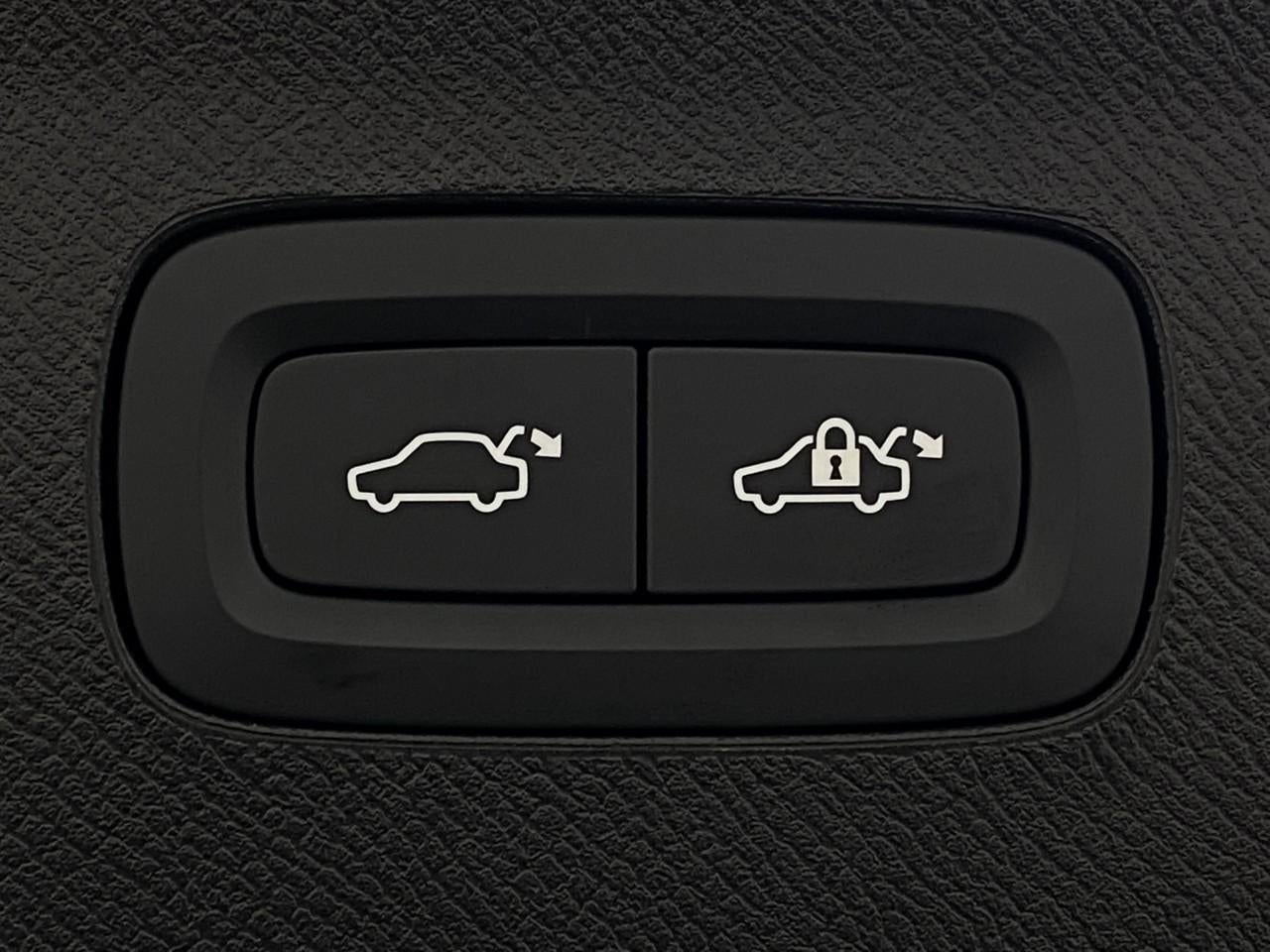 2026 Volvo XC90 B6 AWD Plus 7-Seater