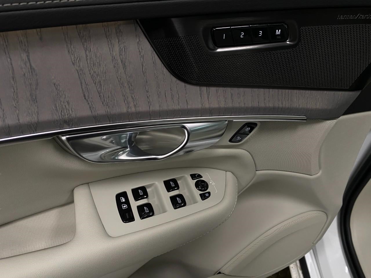 2026 Volvo XC90 B6 AWD Ultra 7-Seater