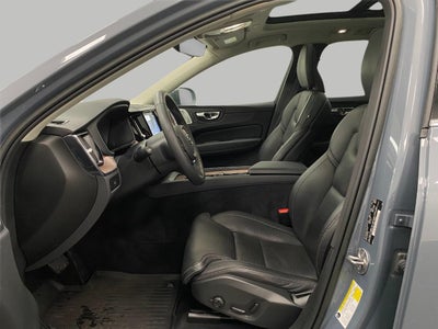 2023 Volvo XC60 B6 AWD Ultimate Bright Theme