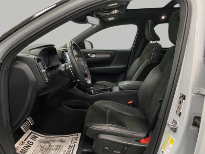 2020 Volvo XC40 T5 AWD R-Design