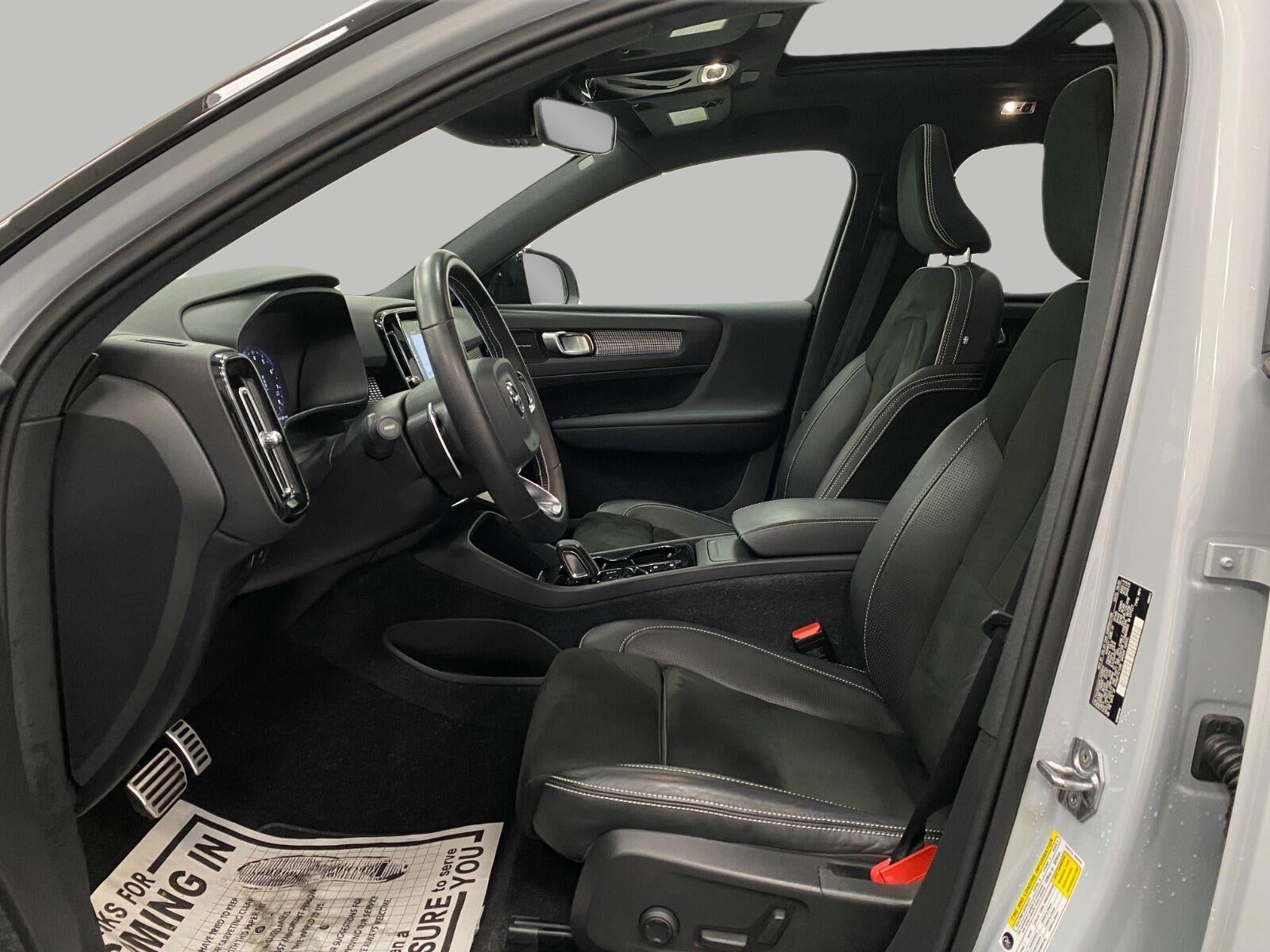 2020 Volvo XC40 T5 AWD R-Design