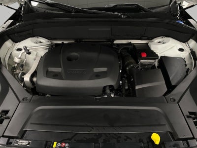 2021 Volvo XC90 T6 AWD Momentum 7P