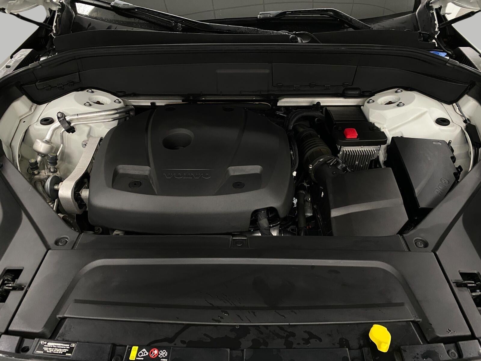 2021 Volvo XC90 T6 AWD Momentum 7P
