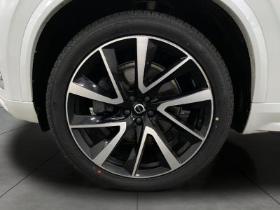 2021 Volvo XC90 T6 AWD Momentum 7P