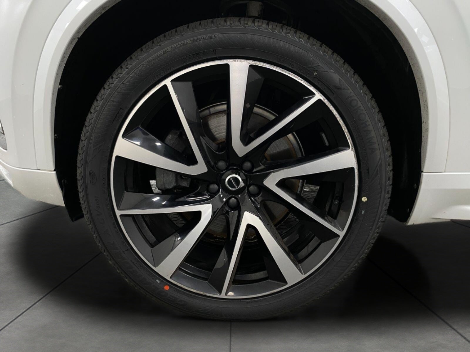 2021 Volvo XC90 T6 AWD Momentum 7P