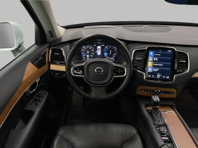 2021 Volvo XC90 T6 AWD Momentum 7P