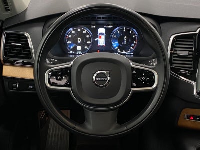2021 Volvo XC90 T6 AWD Momentum 7P