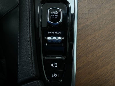2021 Volvo XC90 T6 AWD Momentum 7P