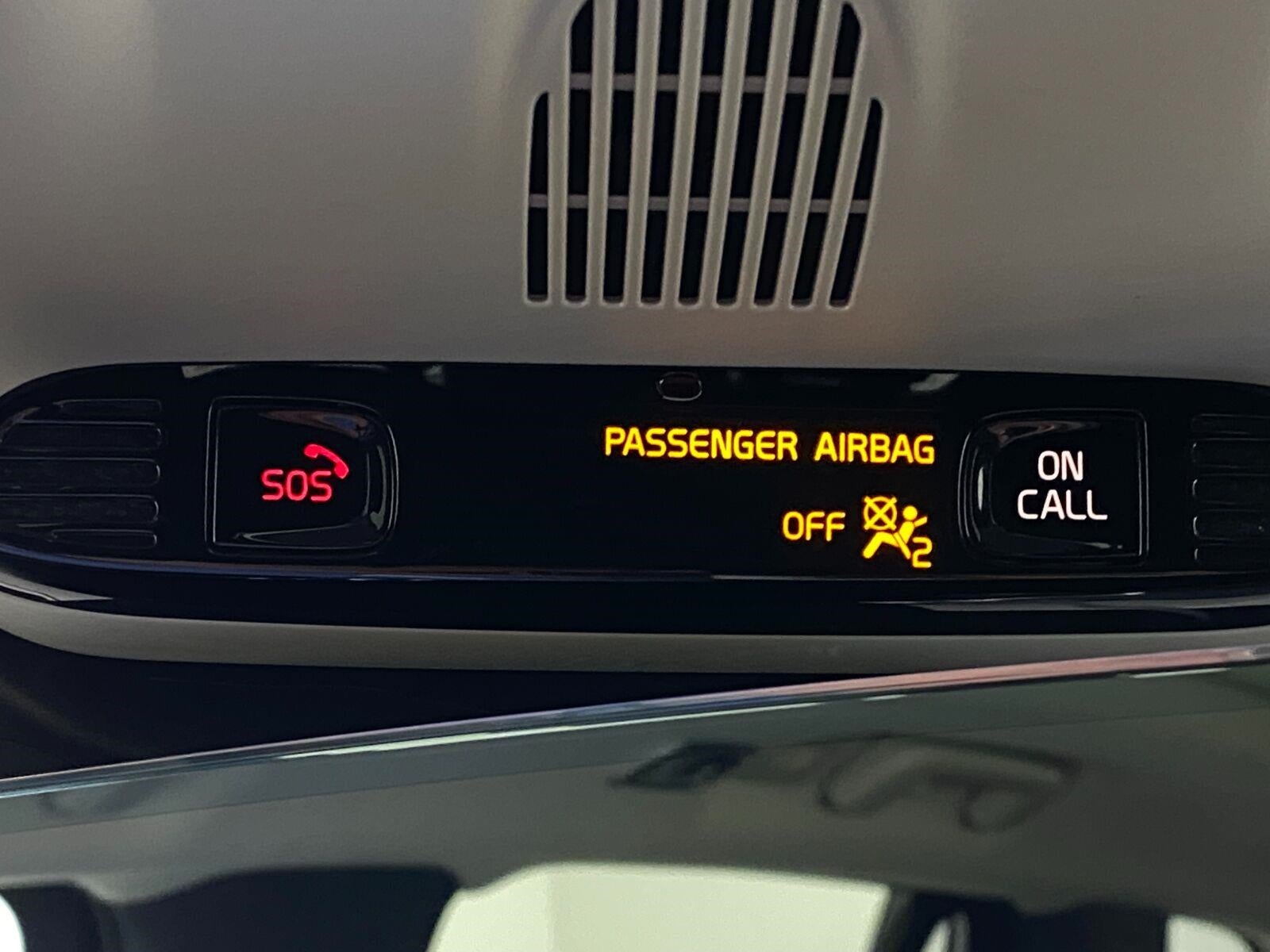 2021 Volvo XC90 T6 AWD Momentum 7P