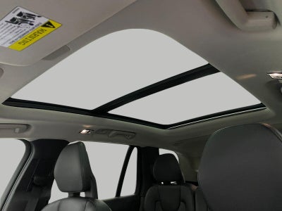 2021 Volvo XC90 T6 AWD Momentum 7P