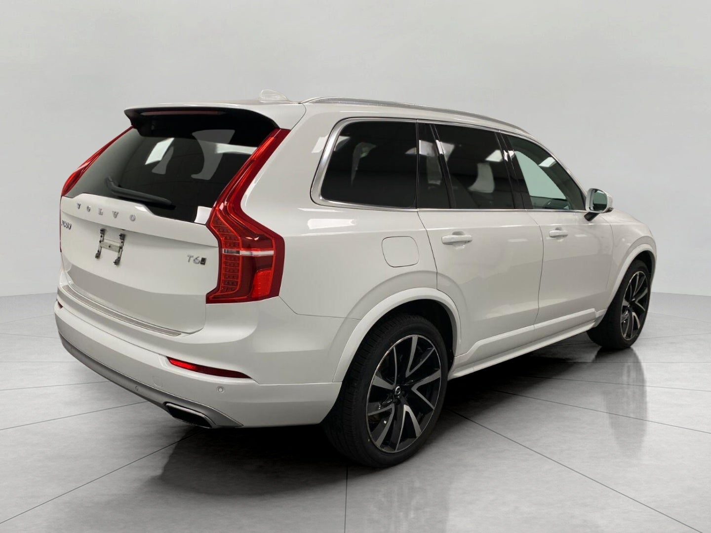 2021 Volvo XC90 T6 AWD Momentum 7P