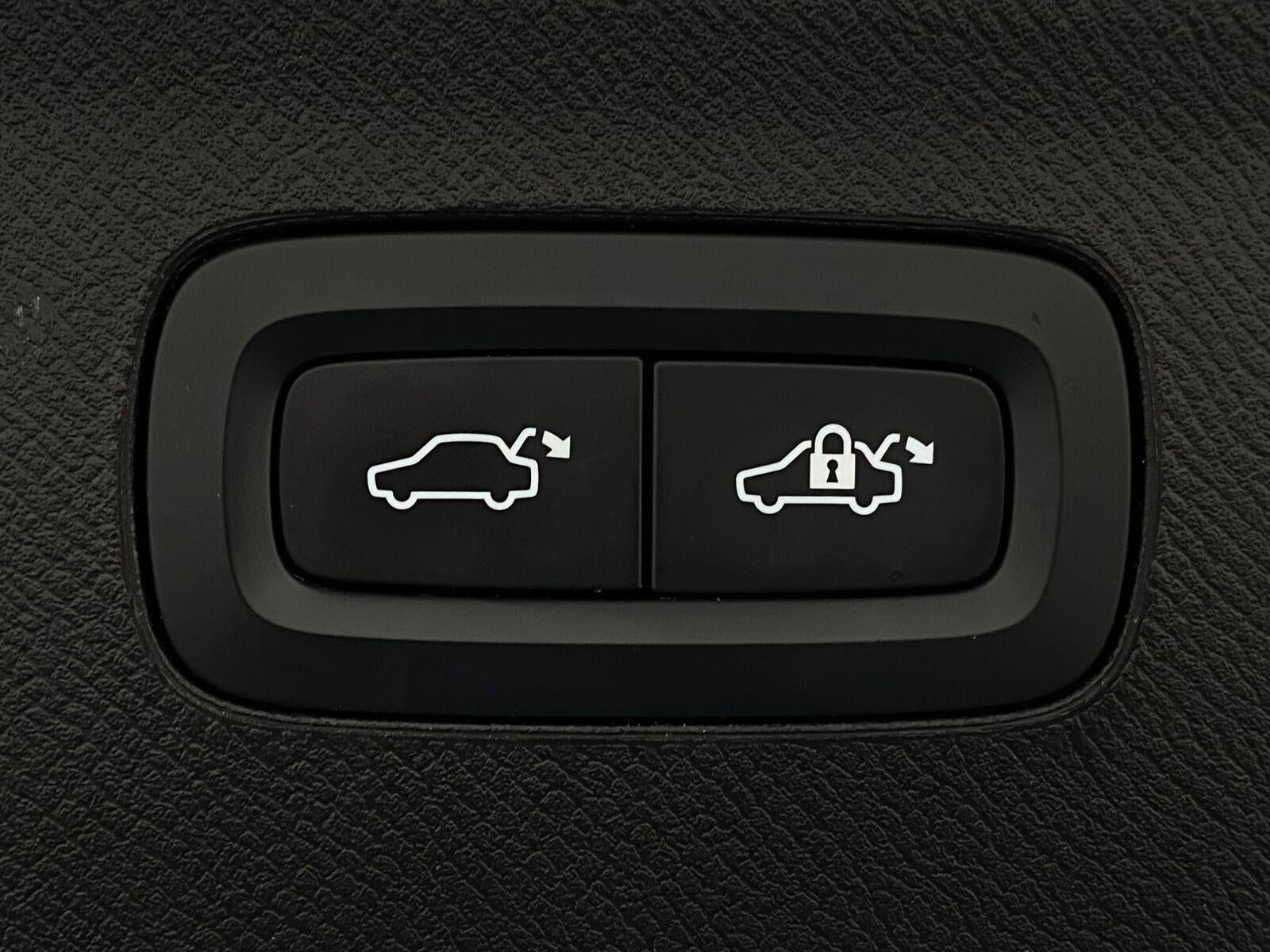 2021 Volvo XC90 T6 AWD Momentum 7P